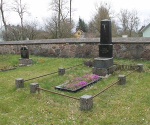 Prelato Prano Urbonavičiaus kapas