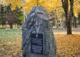 Baublių paminklas okupacijų kančioms atminti